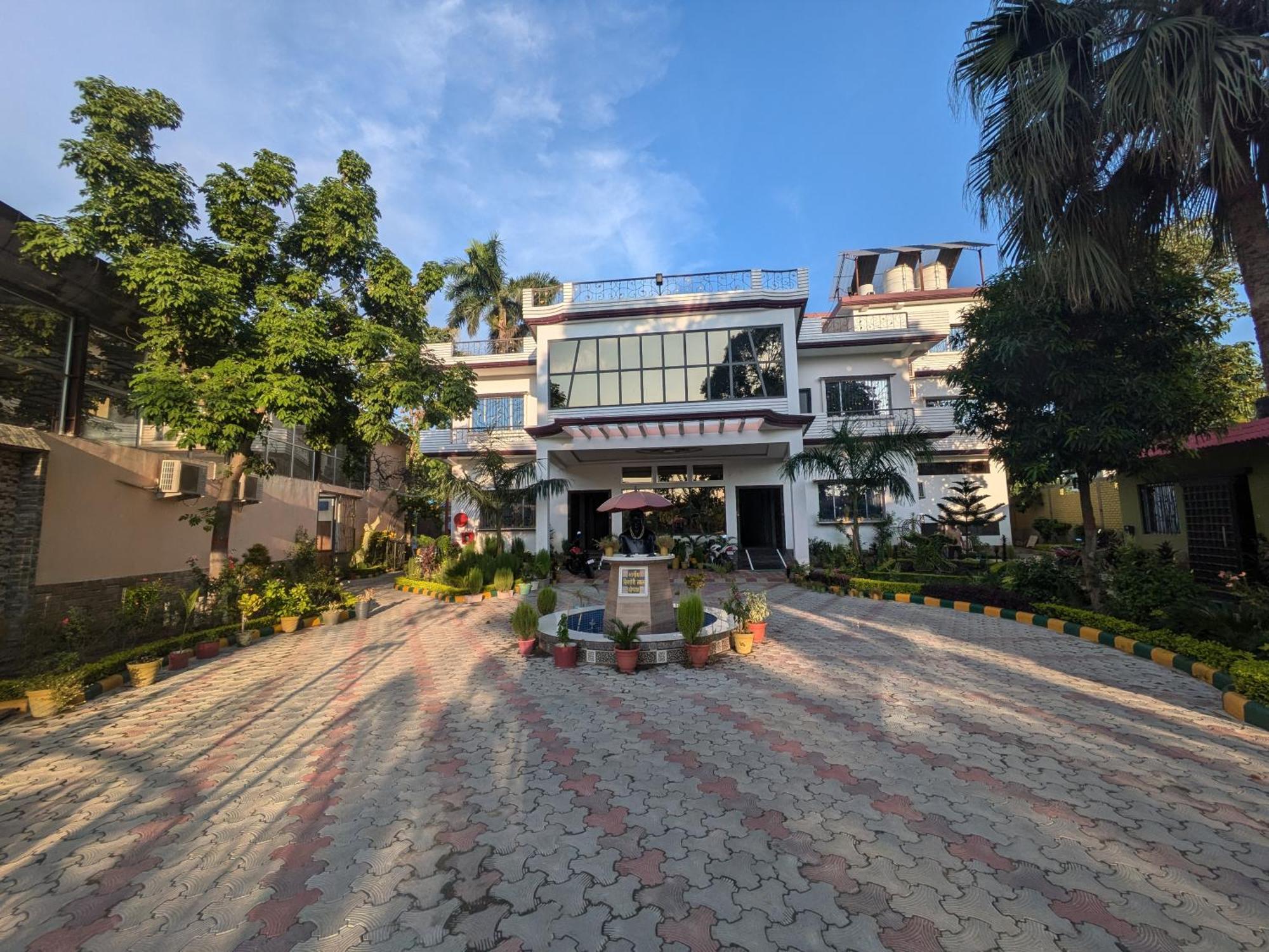 Kishori Vatika Hotel Ramnagar  Екстериор снимка
